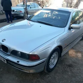 BMW E39 1998