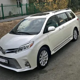 Toyota Sienna 2018