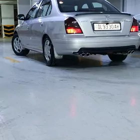 Hyundai Elantra 2001
