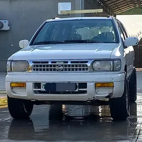 Nissan Pathfinder 1998