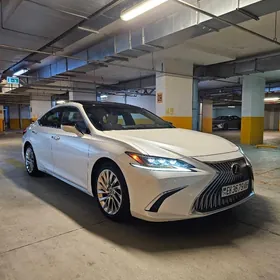 Lexus ES 350 2021