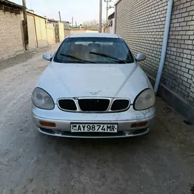 Daewoo Leganza 2000