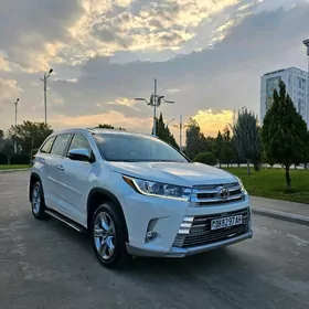 Toyota Highlander 2016