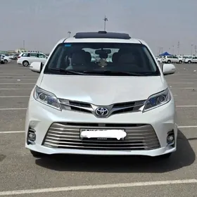 Toyota Sienna 2018