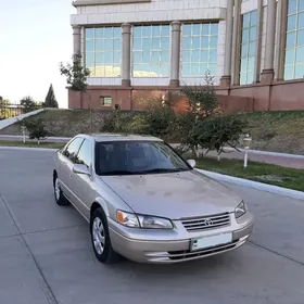 Toyota Camry 1999