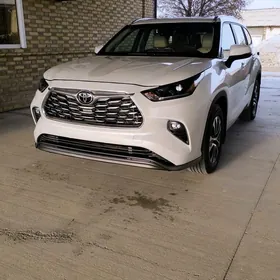 Toyota Highlander 2024