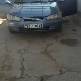 Toyota Camry 2000