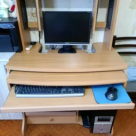 Стол компьютерный