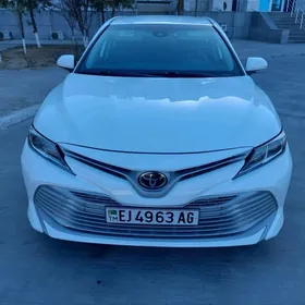 Toyota Camry 2020