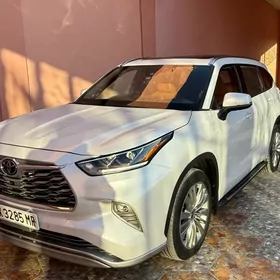 Toyota Highlander 2022