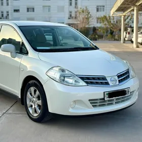 Nissan Tiida 2008