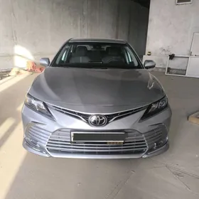 Toyota Camry 2021
