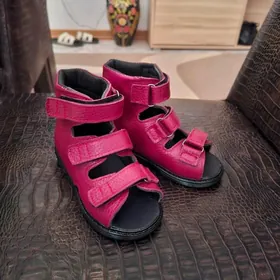 ortopediçeskiye kowuș çaga un