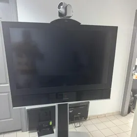 Polycom HDX7000 с телевизором