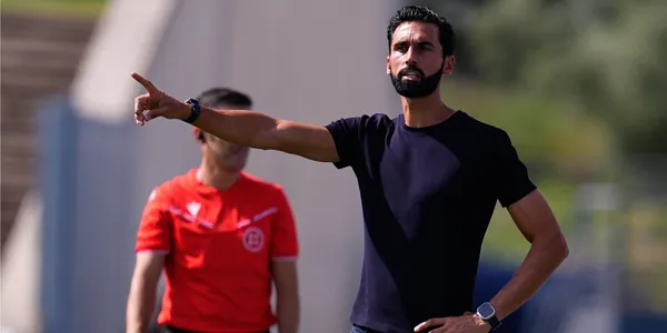 «Real» "Barselonadan" utulan gününiň ertesi Alonsony işden çykardy. Topara Arbeloa tälimçi bellendi