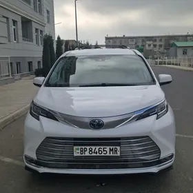Toyota Sienna 2021