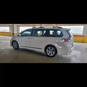 Toyota Sienna 2017