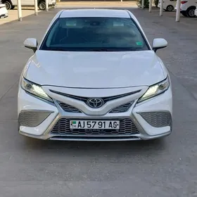 Toyota Camry 2021