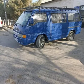 Nissan Urvan 1988