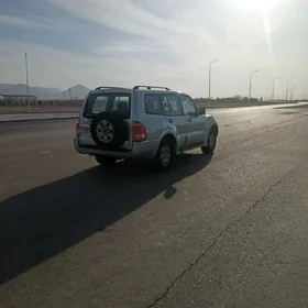 Mitsubishi Pajero 2005