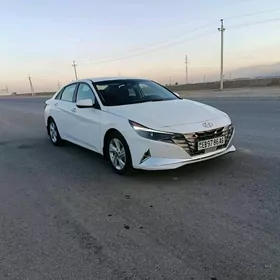 Hyundai Elantra 2022