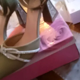 Basanoşka tufli hili tãzeje