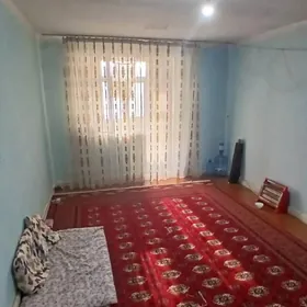 1мкр 1ком 3 этаж 32000