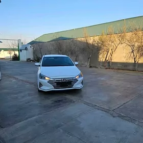 Hyundai Elantra 2020