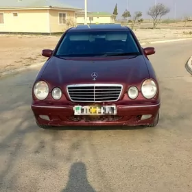 Mercedes-Benz E320 2002