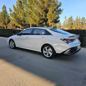 Hyundai Elantra 2025