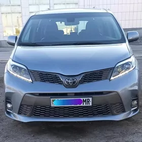 Toyota Sienna 2018