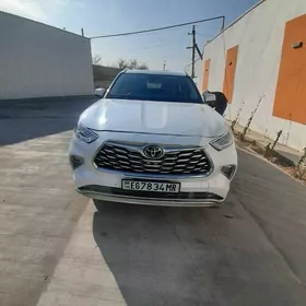 Toyota Highlander 2023