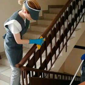 uborşica/уборщица