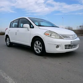 Nissan Versa 2012