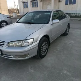 Toyota Camry 2001
