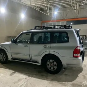 Mitsubishi Pajero 2005
