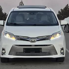 Toyota Sienna 2019