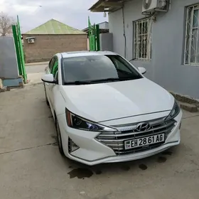 Hyundai Elantra 2020