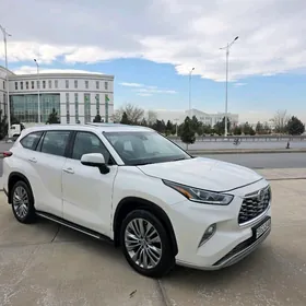 Toyota Highlander 2021