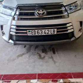 Toyota Highlander 2018