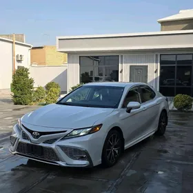 Toyota Camry 2022