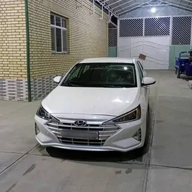 Hyundai Elantra 2020