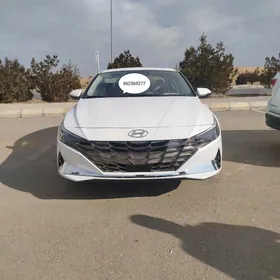 Hyundai Elantra 2022