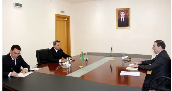 Raşid Meredow Azerbaýjanyň ilçisi bilen 2026-njy ýyl üçin ýyl üçin meýilleşdirilen çäreleri maslahatlaşdy