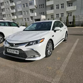 Toyota Camry 2020