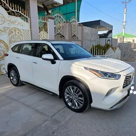 Toyota Highlander 2021