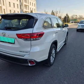 Toyota Highlander 2016