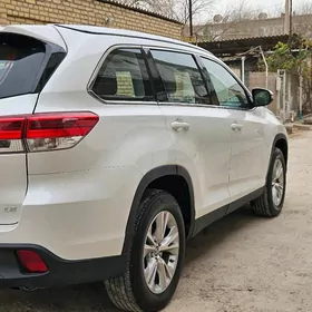 Toyota Highlander 2019