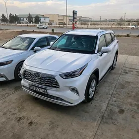 Toyota Highlander 2020