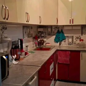 4 комнаты 3 этаж 10 мкр